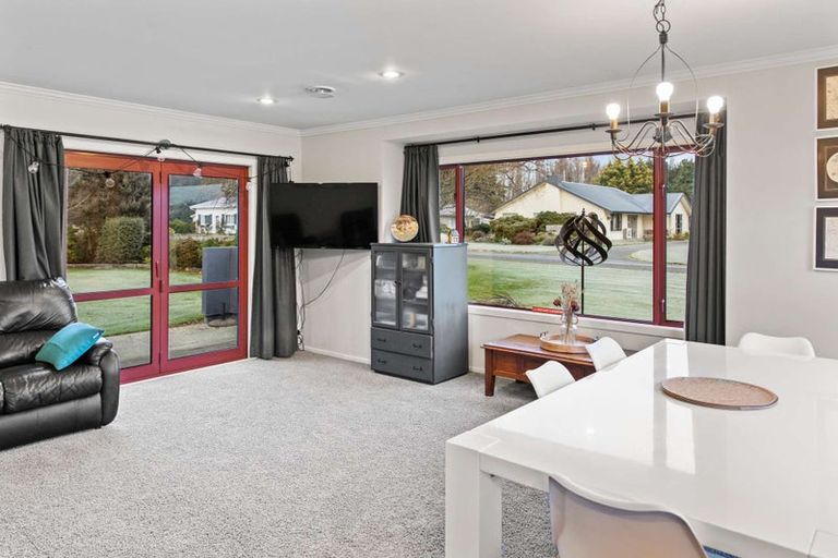 Photo of property in 46 York Road, Riversdale, 9776