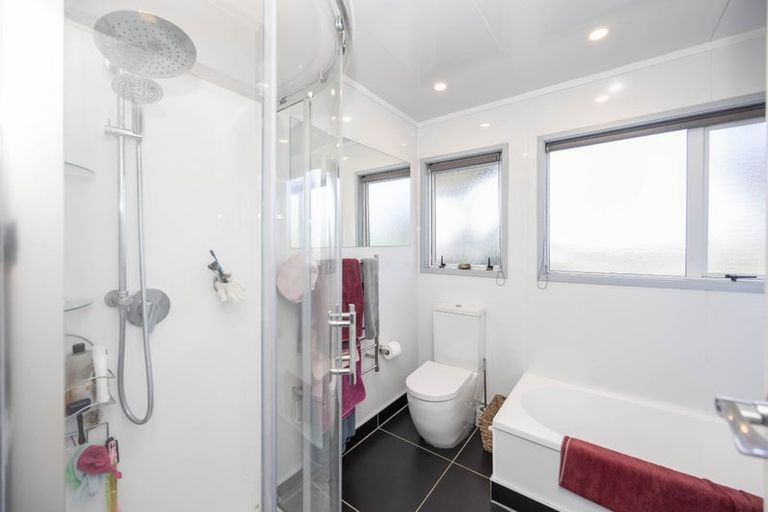 Photo of property in 37 Heather Green Avenue, Meremere, Mercer, 2474