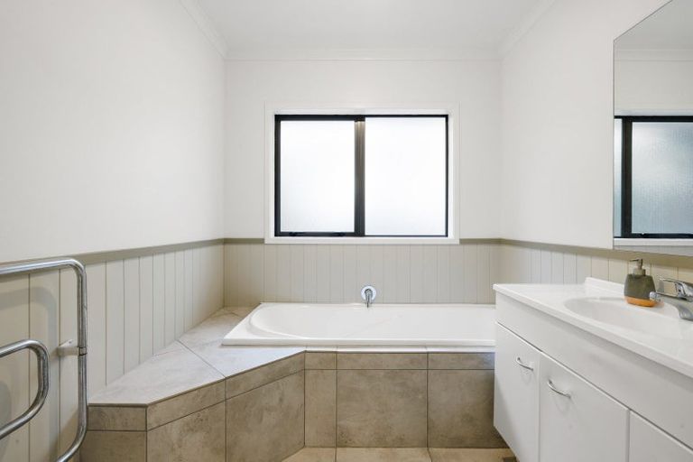 Photo of property in 12 Stoneleigh Drive, Chartwell, Hamilton, 3210