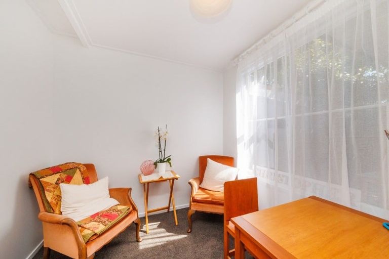 Photo of property in 42a Elmira Avenue, Hokowhitu, Palmerston North, 4410