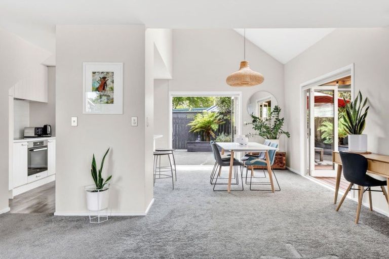 Photo of property in 29a Clare Street, Cambridge, 3434