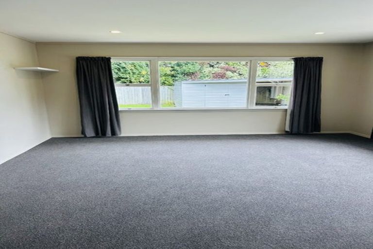 Photo of property in 17 Pembroke Street, Avondale, Christchurch, 8061