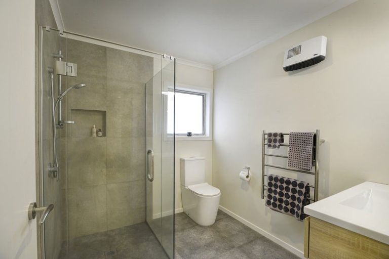 Photo of property in 64 Feist Street, Carterton, 5713