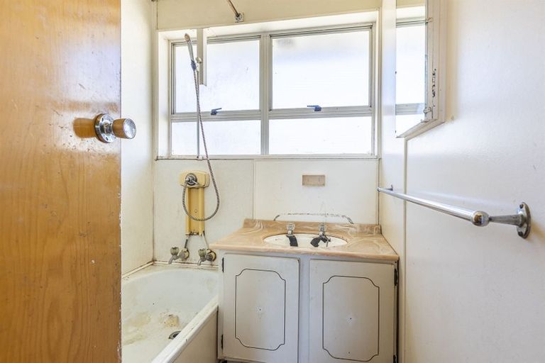 Photo of property in 74 Stillwater Place, Westbrook, Palmerston North, 4412