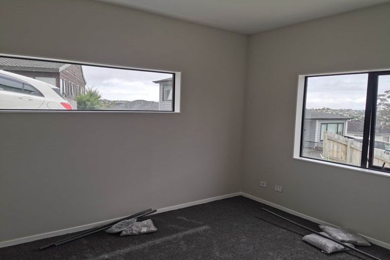 Photo of property in 10 Taurikura Way, Fairview Heights, Auckland, 0632