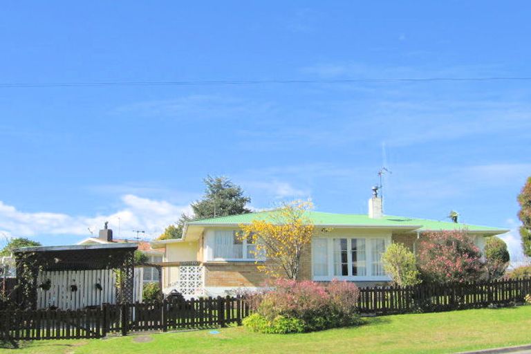 Photo of property in 95 Kingswood Road, Brookfield, Tauranga, 3110