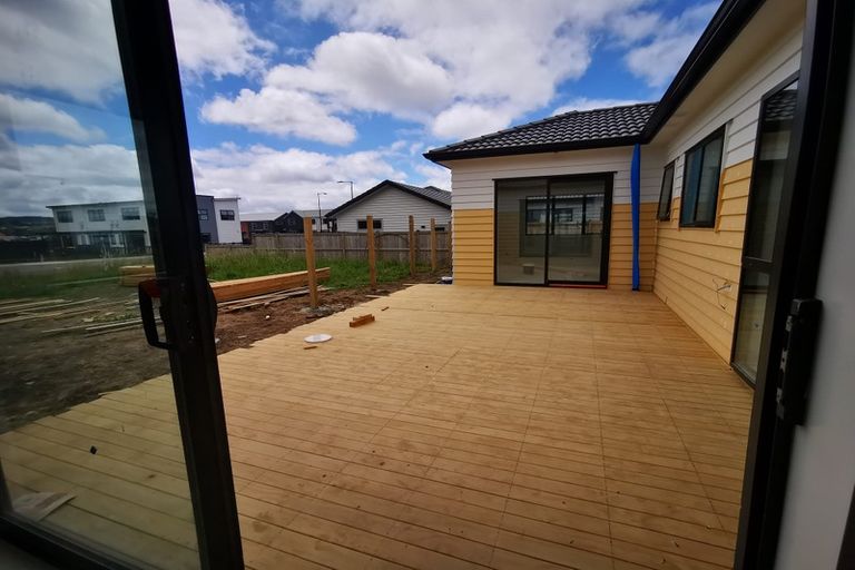 Photo of property in 59 Vinistra Road, Kumeu, 0810