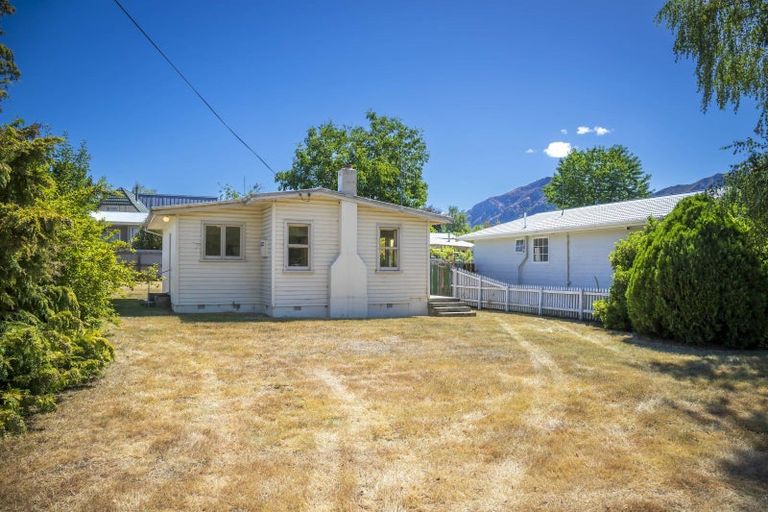 Photo of property in 44 Centennial Avenue, Arrowtown, 9302