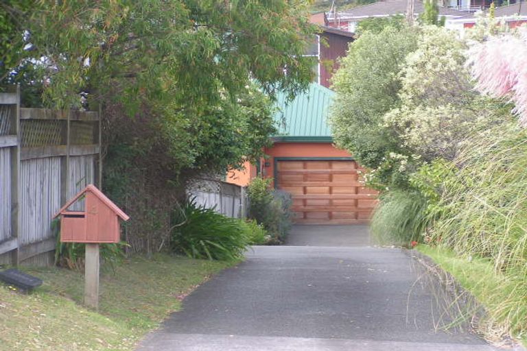 Photo of property in 1/4 Bond Crescent, Forrest Hill, Auckland, 0620