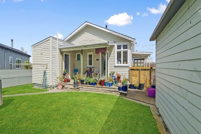 Photo of property in 13 Rimu Street, Marton, 4710