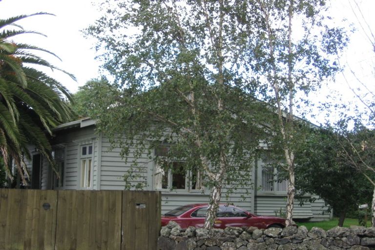 Photo of property in 1 Woodward Road, Mount Albert, Auckland, 1025