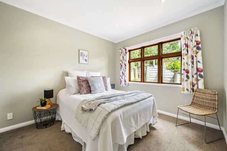 Photo of property in 129 Cockayne Road, Khandallah, Wellington, 6035