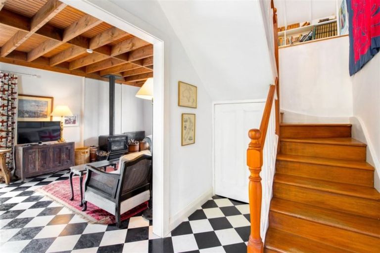 Photo of property in 209 Forest Road, Waiatarua, Auckland, 0612