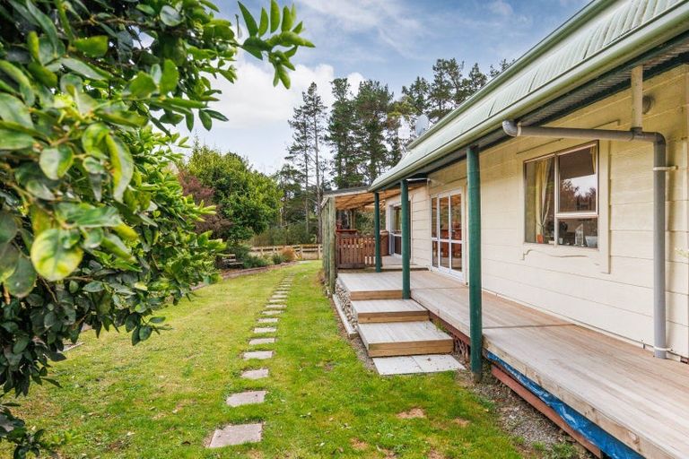 Photo of property in 175 Konini Street, Tokomaru, Palmerston North, 4474