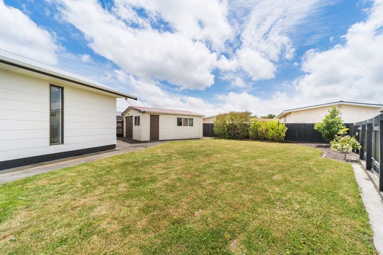 Photo of property in 27 Hillcrest Drive, Kelvin Grove, Palmerston North, 4414