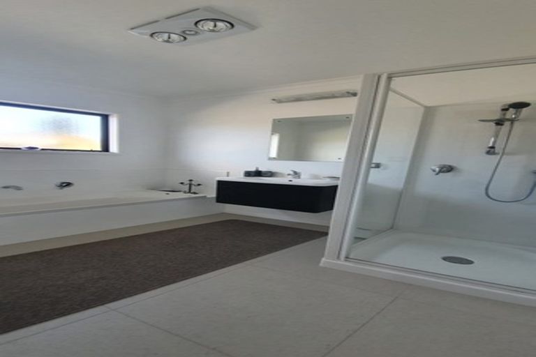 Photo of property in 58 Alberta Road, Glen Avon, New Plymouth, 4312