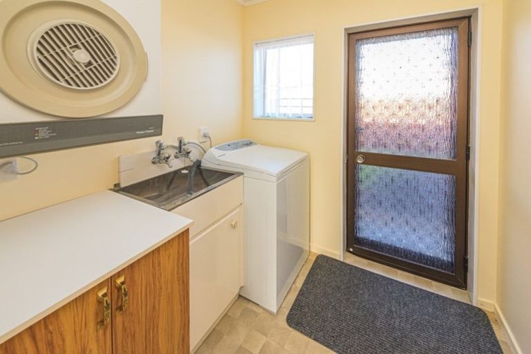 Photo of property in 3 Warwick Place, Springvale, Whanganui, 4501