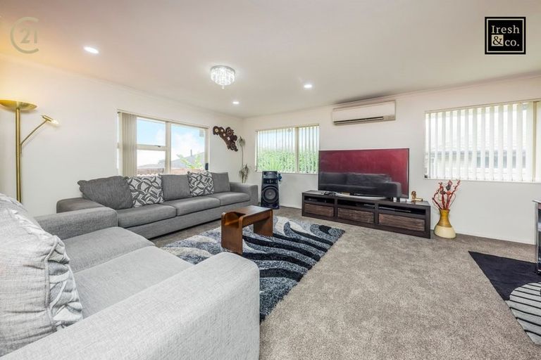 Photo of property in 22a Lizzie Lane, Clover Park, Auckland, 2019