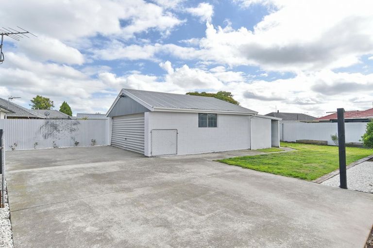 Photo of property in 25 Dunstan Crescent, Hornby, Christchurch, 8042