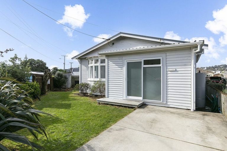 Photo of property in 94 Kauri Street, Miramar, Wellington, 6022