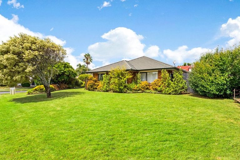 Photo of property in 52 Wattle Farm Road, Wattle Downs, Auckland, 2103