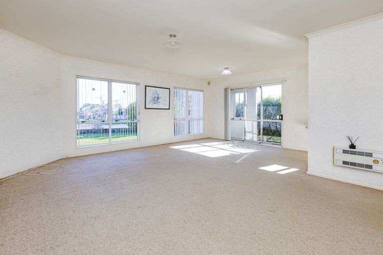 Photo of property in 118 Great South Road, Manurewa, Auckland, 2102