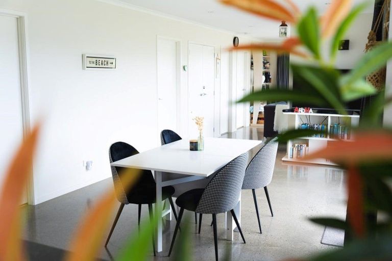 Photo of property in 6 Ironsands, Waverley, 4591