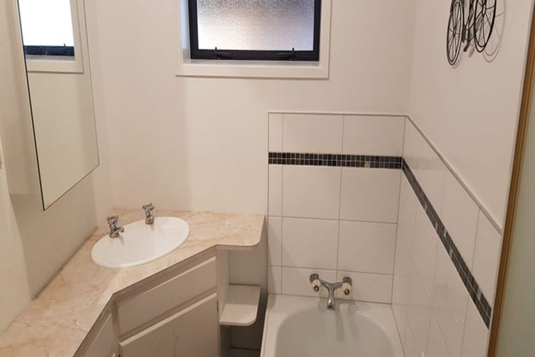 Photo of property in 8 Farnham Place, Bell Block, New Plymouth, 4312