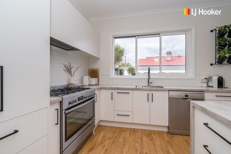 Photo of property in 65 Hargest Crescent, Saint Kilda, Dunedin, 9012