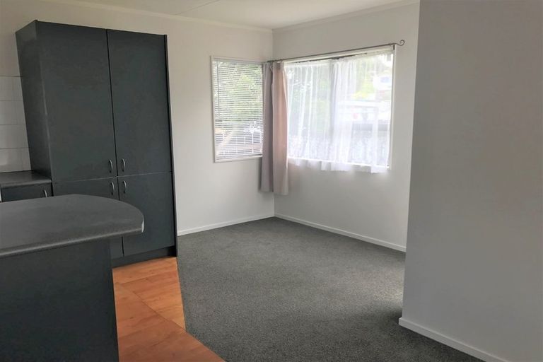 Photo of property in 124 Moire Road, West Harbour, Auckland, 0618