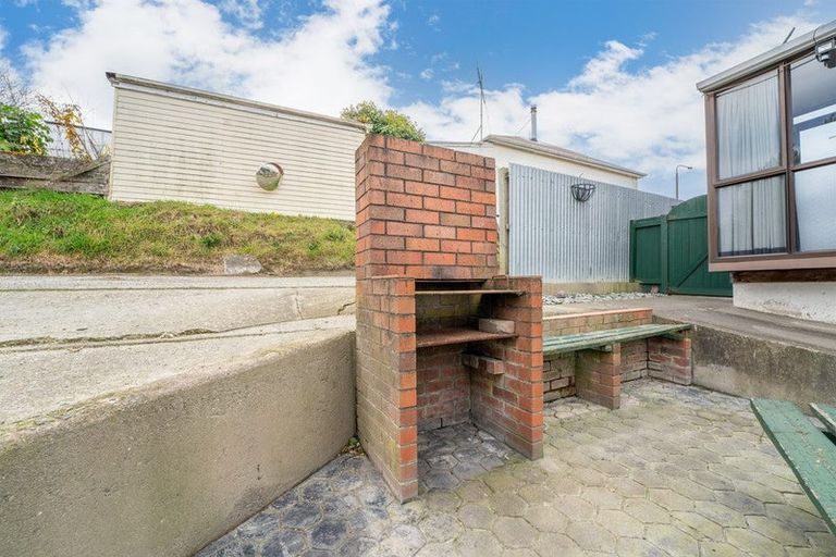 Photo of property in 10 Avenue Road, West End, Timaru, 7910