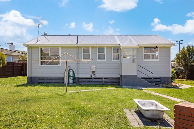 Photo of property in 31 Whanga Crescent, Titahi Bay, Porirua, 5022