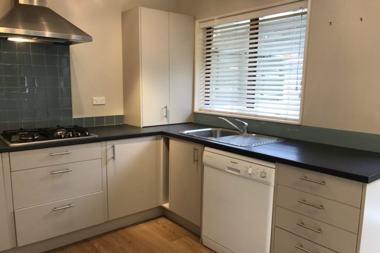 Photo of property in 89 Churton Drive, Churton Park, Wellington, 6037