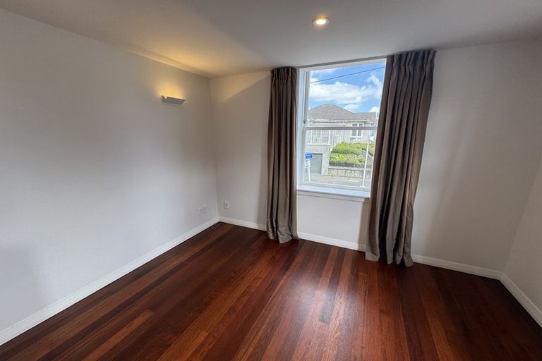 Photo of property in 77 Brougham Street, Mount Victoria, Wellington, 6011
