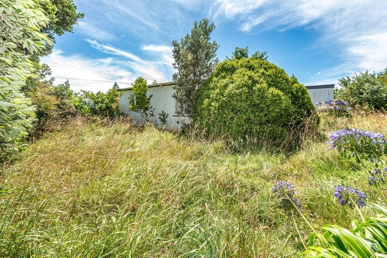 Photo of property in 24 Brassey Street, Waverley, 4510