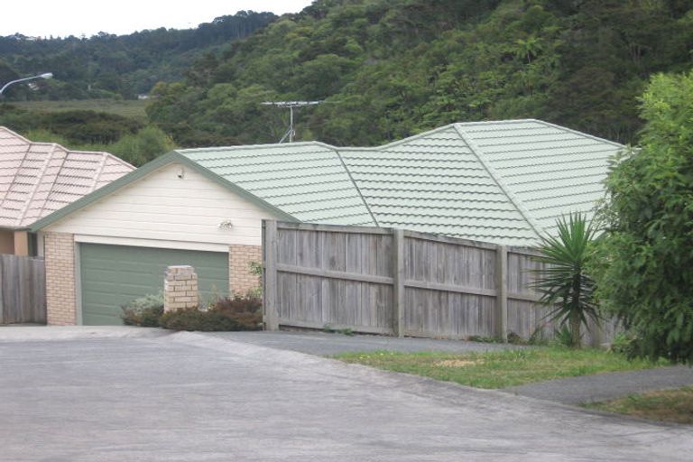 Photo of property in 1/122 Seaview Road, Glenfield, Auckland, 0629
