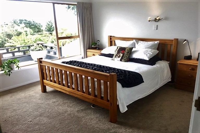 Photo of property in 4b Hillcrest Road, Orewa, 0931