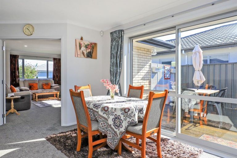 Photo of property in 8 Manganui Place, Te Awa, Napier, 4110