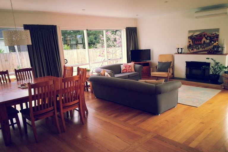 Photo of property in 10 Rimu Road, Mangere Bridge, Auckland, 2022