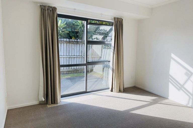 Photo of property in 16 Cathcart Close, Pukekohe, 2120
