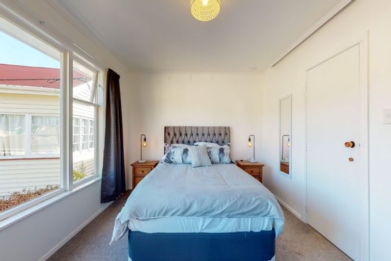 Photo of property in 20 Larsen Crescent, Tawa, Wellington, 5028