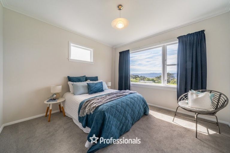 Photo of property in 17 Maungaraki Road, Korokoro, Lower Hutt, 5012