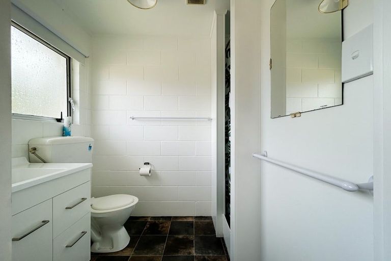 Photo of property in 2/52 Bayly Street, Waitara, 4320