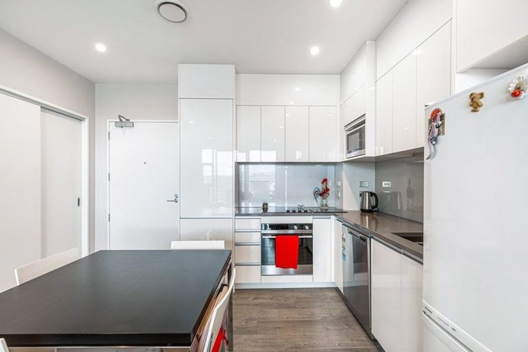 Photo of property in 301/2 Onekiritea Road, Hobsonville, Auckland, 0616