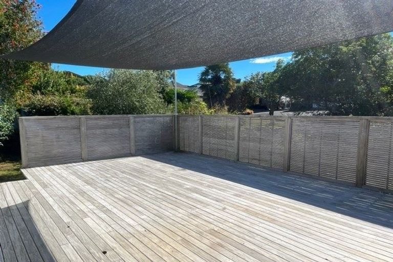 Photo of property in 7 Seymour Road, Mellons Bay, Auckland, 2014