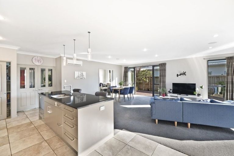 Photo of property in 29 Holbrook Way, Westmorland, Christchurch, 8025