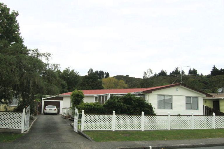 Photo of property in 46 Hillside Drive, Maoribank, Upper Hutt, 5018