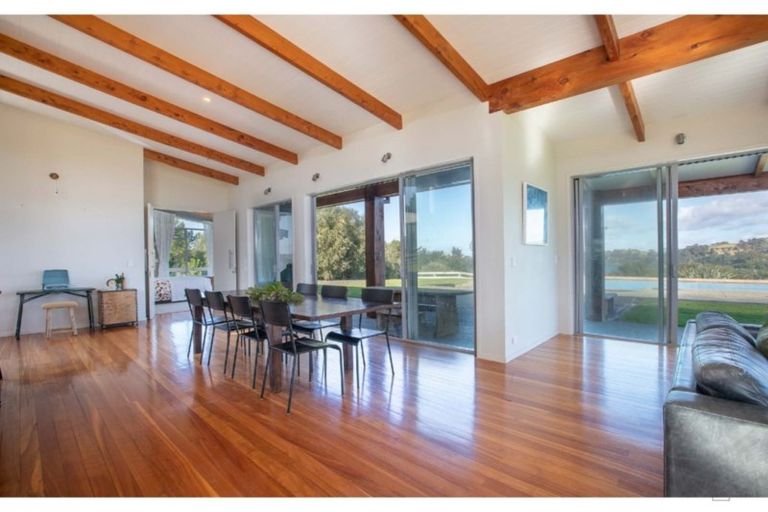Photo of property in 923 Takatu Road, Tawharanui Peninsula, Warkworth, 0986