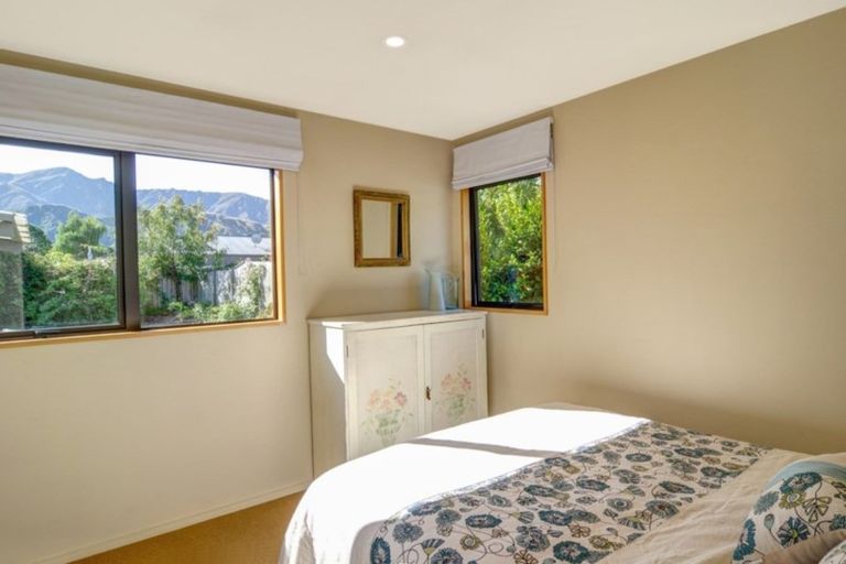 Photo of property in 10 Shanahan Lane, Arrowtown, 9302
