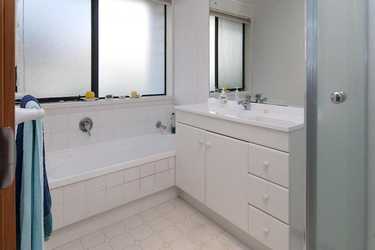 Photo of property in 11 Woodgers Way, Somerville, Auckland, 2014